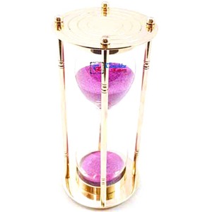 Sablier en laiton vintage avec sable rose, élégant ornement de bureau, sablier en laiton de luxe avec minuteur à sable rose pour la maison et le bureau - Product Image 1