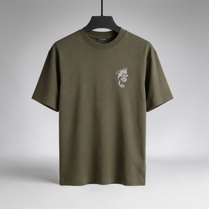 T-shirt imprimé vert olive pour homme, coupe décontractée, 180 GSM, 100 % coton, impression haute densité en caoutchouc personnalisée, fabricant OEM ODM - Product Image 1