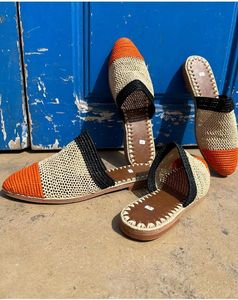 Vente en gros de pantoufles et sandales marocaines faites à la main en raphia, chaussures tissées écologiques pour femmes et hommes, commande en gros, fournisseur direct - Product Image 2
