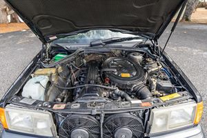 รถเบนซ์มือสอง ปี 1993 รุ่น 190E เครื่องยนต์ 2.6 ลิตร 6 สูบเรียง ไม่มีราคาขั้นต่ำ ผู้ดูแลรักษา 2 คน ภายในสีน้ำตาลอ่อน ปรับแต่งน้อยมาก - Product Image 6