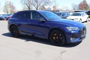 Audi e-tron 2022 en parfait état - Product Image 4