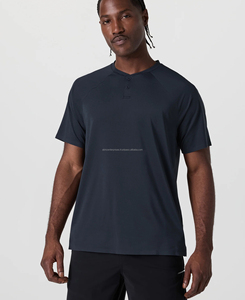 Nouvelle mode hommes T-Shirt décontracté Style sportif 100% Polyester tricoté respirant brodé léger solide motif 180 grammes - Product Image 1