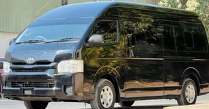 Toyota Hiace 14 PLAZAS 2014 MOTOR DIÉSEL 3.0 TRANSMISIÓN MANUAL 2WD VOLANTE A LA DERECHA VENTANAS ELÉCTRICAS Nuevo, en buen estado y con bajo kilometraje - Product Image 3