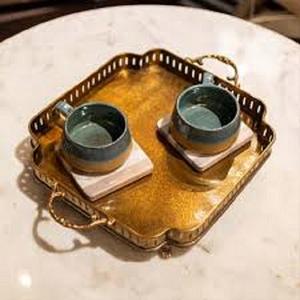 ถาดรองเสิร์ฟทองเหลืองทรงสี่เหลี่ยมขนาดใหญ่หรูหราถาดเสิร์ฟกาแฟอาหารออตโตมันแบบเรียบง่ายพร้อมอุปกรณ์รับประทานอาหารทำจากทองเหลือง - Product Image 1