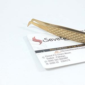 Pinces à épiler professionnelles tendance en acier inoxydable couleur or, pointe inclinée, tête élégante, manche personnalisable - Product Image 3