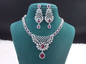 Collier AD en laiton fabriqué par des experts avec finition brillante Glam quotidien pour toutes les occasions disponibles en vrac quantité - Product Image 2