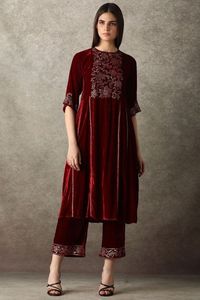 DERNIÈRE ET MAGNIFIQUE DESIGN DU TRAVAIL DE BRODERIE ZARI SUR LONG KURTA AVEC PANTALON POUR robe de soirée pour fête/mariage = 2024 - Product Image 2