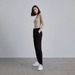 Vente à chaud de pantalons de survêtement pour femmes vêtements de fitness décontractés OEM pantalon d'entraînement avec impression de logo sur mesure respirant léger - Product Image 2