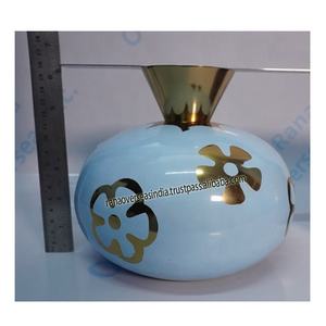 Jarrón de brotes de aluminio y metal decorativo para mesa moderna para interiores de casa con patrón floral al mejor precio del proveedor - Product Image 6