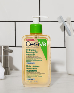 Cerav E Skin Care: Consigue una Piel Radiante con el Suero de Cerav - Fórmula Iluminadora, Blanqueadora e Hidratante. - Product Image 1