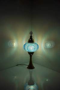 Lámpara de Mosaico de Aluminio Única con Mosaico de Vidrio Elaborado y Estructura Metálica Resistente para Iluminación del Hogar y Jardín - Product Image 5