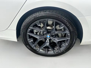 2025 B-M-W 3 Series 330i 4dr Sedan 2.0L 4cyl Turbo essence/électrique hybride doux 8A - Product Image 5