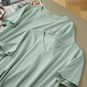 Camiseta informal de manga corta de algodón 100% con estampado de diseño único para mujer, camisetas de invierno con cuello redondo para mujer - Product Image 4