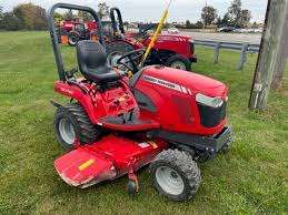 Chaud et prêt Tracteur GC1705 Massey Ferguson GC1705 avec chargeur et pelleteuse Meilleur prix de vente - Product Image 6