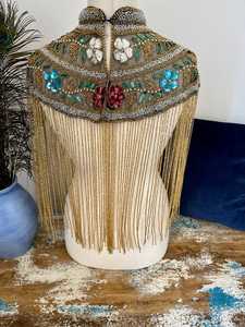 ชุดคลุมทรงโค้งผ้าโพลีเอสเตอร์ประดับด้วยลูกปัดและเลื่อมสายรัดคอสำหรับงานเฉลิมฉลองในโอกาสต่างๆของสโมสร - Product Image 2