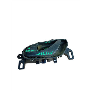 มือจับประตูด้านในซ้ายหลัง นิสสัน นาวาร่า ซีรีส์ 806714EA1B YS23DDTT (15>) - Product Image 1