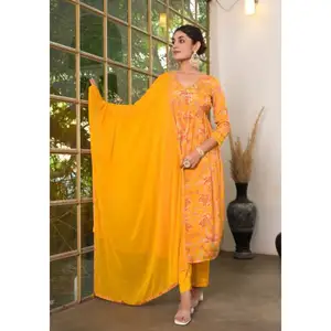 Design moderno indiano Export Quality Pure Chinon Kurti con pantaloni e Dupatta con lavoro manuale Shopping Online India in vendita