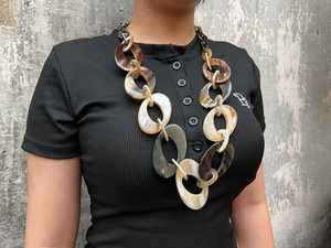 Collar de Cuerno de Búfalo Hecho a Mano para Mujer, Joyería de Primera Calidad Artesanal, Regalo Único y Moderno - Product Image 5