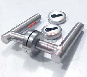 คันโยกสแตนเลสบนกุหลาบพร้อมรูกุญแจภายในมือจับประตูเพื่อความเป็นส่วนตัวสำหรับห้องน้ำห้องนอนบ้านและสำนักงาน (135x55มม.) - Product Image 5