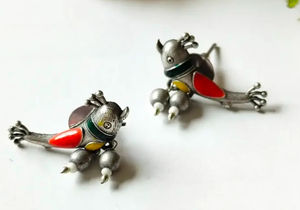 Boucles d'oreilles breloques en forme d'oiseau en argent allemand minimaliste moderne de style contemporain finition mate conception légère à porter quotidiennement - Product Image 2