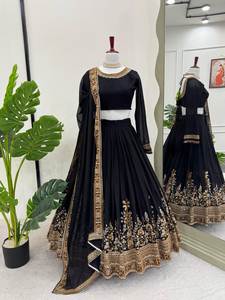 Ensemble Georgette Lehenga Majestic Threadwork Vêtements indiens - Product Image 4