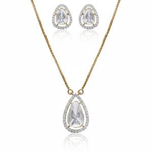 Pendentif élégant en forme de poire Polki Glow avec boucles d'oreilles, bijoux fins de qualité supérieure avec un design sophistiqué en diamant Polki pour les fêtes - Product Image 3