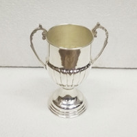 Haute qualité 2025 Offre Spéciale Europe Style Champion League Sports de plein air trophée tasse en métal Antique laiton trophées tasse