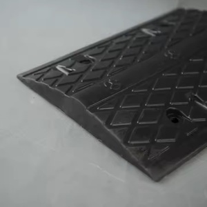 En plastique Vitesse Disjoncteur Route Bosse Bosse La Sécurité Routière - Product Image 6