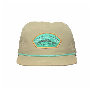 Casquette Snapback à visière plate en coton 100% avec patch tissé personnalisé, style tendance et à la mode pour adultes, fabriquée à l'usine Injae Vina - Product Image 1
