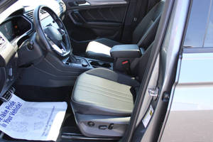 ใช้อย่างประณีต2023 2023 Vo_lkswagen Tiguan SE R-Line Black 4MOTION - Product Image 3