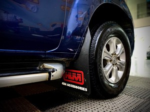 แผ่นกันโคลนสำหรับงานหนักสำหรับรถบรรทุกจากเวียดนามติดตั้งง่ายเพิ่มความคุ้มครองสำหรับยางรถกึ่งกระบะ - Product Image 3