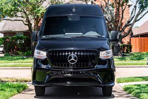 Mercedes-Benz Sprinter 2500 2019, conversion de fourgon de luxe, automatique, diesel turbo V6, roues arrière doubles, voiture électrique - Product Image 3
