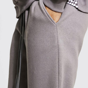 Chándal acampanado en colores clásicos Chándal acampanado Perfecto para ropa de calle Chándal acampanado - Product Image 4