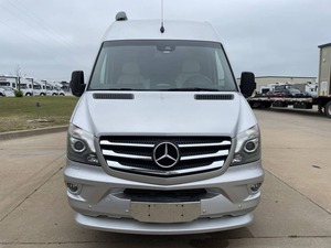 Autocaravana Usada Airstream Interstate 3500 Lounge Clase B del 2016 en Venta para Camping y Viajes - Product Image 3