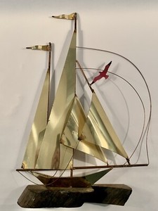 Sculpture de bateau en laiton de qualité supérieure Ornement de décoration de table à thème nautique pour intérieurs de style moderne et vintage - Product Image 2