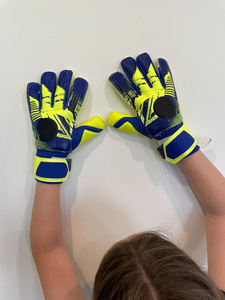 Gants de gardien de but de football professionnels de nouvelle conception, en latex, imperméables, respirants, avec sangle de poignet réglable, doigts entiers - Product Image 2