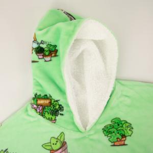 Manta con Capucha Extra Grande con Estampado Completo, Manta de Franela Sherpa para Usar en Invierno, Fábrica de Confección de Ropa de Camboya - Product Image 4