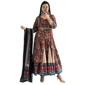 Traje de Diseñador Clásico y Tradicional para Mujer, Conjunto Étnico Premium, Fabricante Mayorista al Mejor Precio - Product Image 1