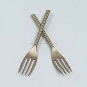Fourchette à dessert en laiton doré de haute qualité couverts en laiton de qualité supérieure pour la maison et le restaurant vaisselle durable et élégante - Product Image 3