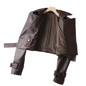 Chaqueta Corta de Piel de Oveja Genuina para Mujer, Estilo Urbano, con Cuello Camisero, Diseño Personalizado Duradero con Cremallera, para Invierno - Product Image 3