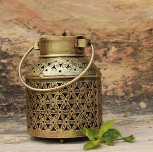 Bougeoir votif en métal d'aspect antique magnifiquement conçu pour la décoration de temple à la maison avec un style traditionnel unique - Product Image 6