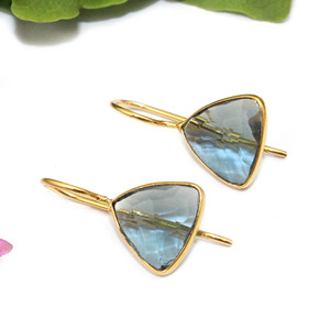 Belle tendance Checker Cut 24k Plaqué Or Trillion Forme Péridot Hydro Quartz Boucle D'oreille 24k Or Lunette En Gros pour les Femmes - Product Image 2