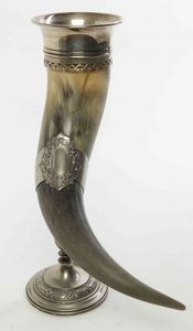 Vaso de cuerno para beber vikingo festivo hecho a mano para hidromiel y cerveza para fiestas navideñas y alegrías navideñas - Product Image 6