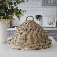 Couvercle de dôme alimentaire en rotin fait à la main avec plateau panier cloche en osier tissé à la main pour la décoration de table et la protection des aliments