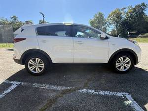Precio bajo, Kia Sportage LX 2019 usado en venta - Product Image 5