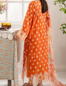 Colección SSumaira Traje de césped estampado digital de lujo con encaje de organza bordado y gasa Bamber Dupatta - Product Image 2