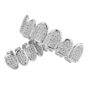 Presentamos nuestra colección Grillz de diferentes tipos para hombres, elaborada en plata de ley 925 con diamantes cultivados en laboratorio - Product Image 2
