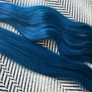 ผมต่อแบบ I-Tip ลอนธรรมชาติ แบบ Double Drawn ติดกาวสำเร็จรูป 8 นิ้ว สีฟ้า แบบไมโครบีด - Product Image 3