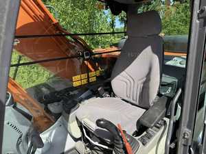 Excavator Hitachi ZX210 Bekas Berkualitas Tinggi 21 Ton Lengan yang Diperkuat Bucket Pompa Hidrolik Kapasitas Bucket 0.8-1.0 m - Product Image 3