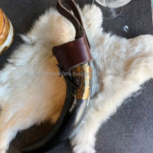 แก้วน้ำดื่มแบบแตร ดีไซน์แท้ พร้อมที่ใส่หนังและขาตั้งเหล็ก ชุดที่สมบูรณ์แบบสำหรับเป็นของขวัญ - Product Image 1